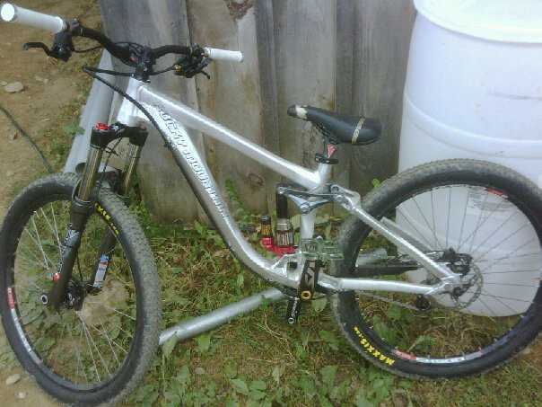 2011-Specialized-SX-Trail 2011 Specialized SX Trail 1 - (Source: Barrecloth's twitter )